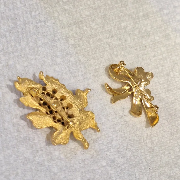 Bundle of Gold Tone Pearl Brooches - Picture 4 of 5